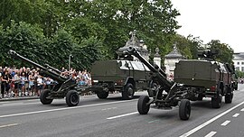 em posição rebocada, no desfile das Forças Armadas Belgas, 2005