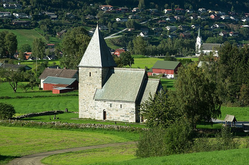 File:Hove kirke, 2016-5.jpg