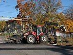 En Huddig 1260B som rälsbil för arbete på järnvägsspår.