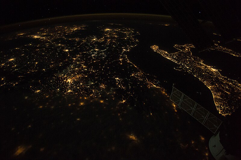 File:ISS-53 Southern Europe with the 'boot' of Italy at night.jpg