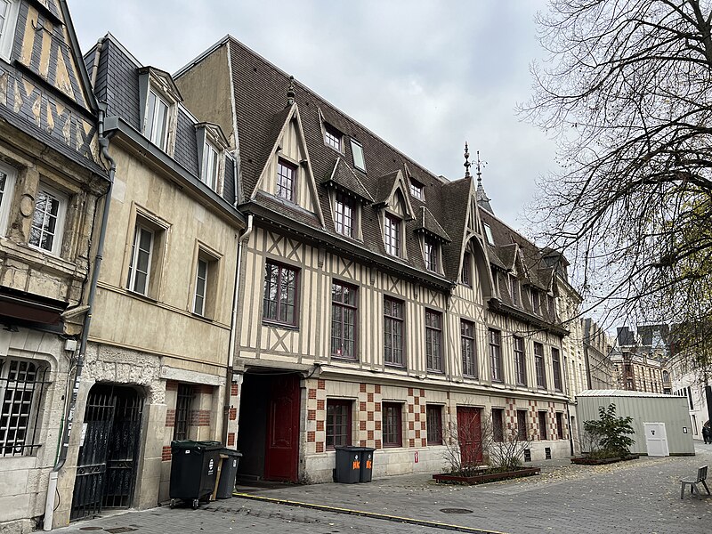 File:Immeuble 6 Place Martin Luther King - Rouen (FR76) - 2021-11-14 - 1.jpg
