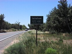 Isleton city limit looking west