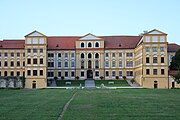 Čeština: Zámek v Jaroměřicích nad Rokytnou. This is a photo of a cultural monument of the Czech Republic, number: 26383/7-2665. Památkový katalog  · MIS  · hledat obrázky  · hledat seznamy  · Wikidata