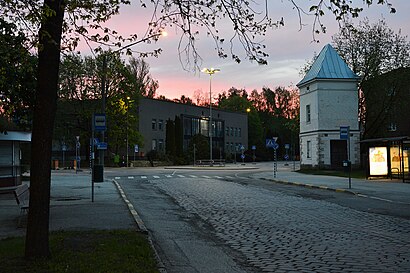 Kuidas ühistranspordiga sihtpunkti Eesti Rahva Muuseumi Näitusemaja jõuda - kohast