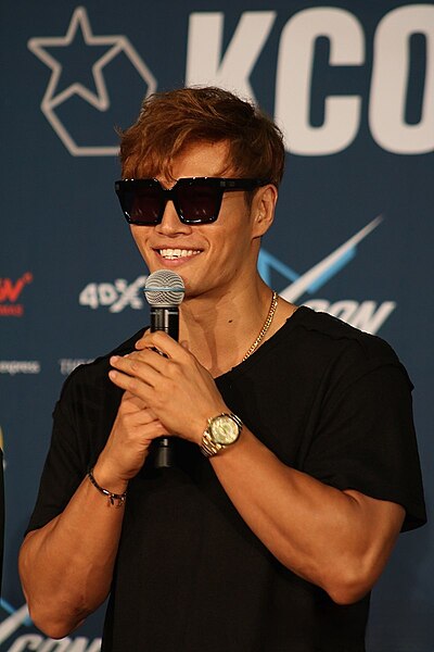 File:KCON LA 2016 Red Carpet Kim Jongkook.jpg