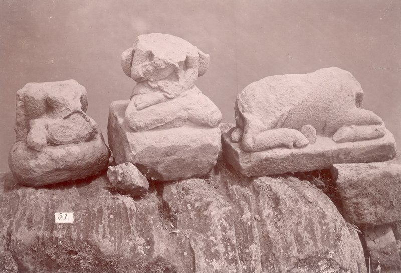 File:KITLV 87636 - Isidore van Kinsbergen - Sculptures coming from Negarawangi near Bandung, moved to the Museum of the Batavian Society of Arts and Sciences in Batavia - Before 1900.tif