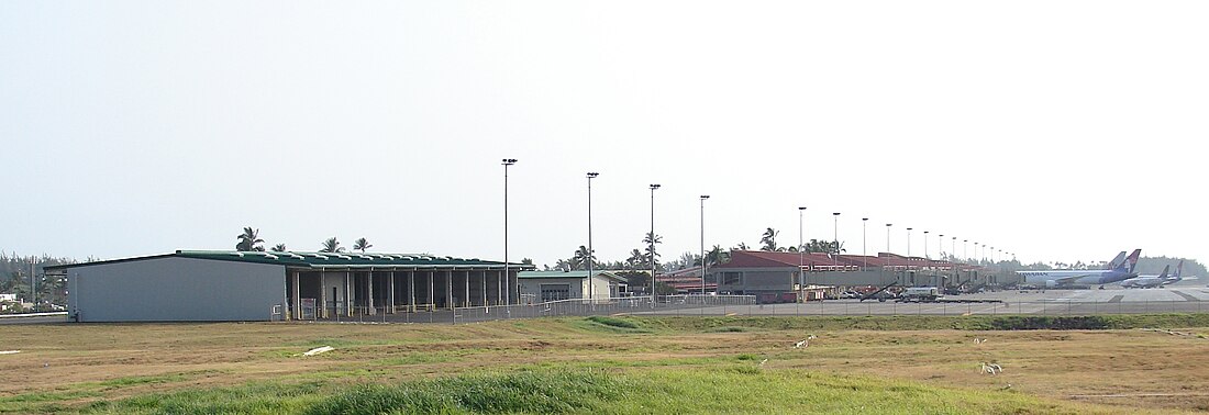 File:Kahului Airport Panorama.jpg