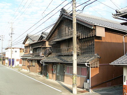 Tsumairi style: the entrance is on the gabled side