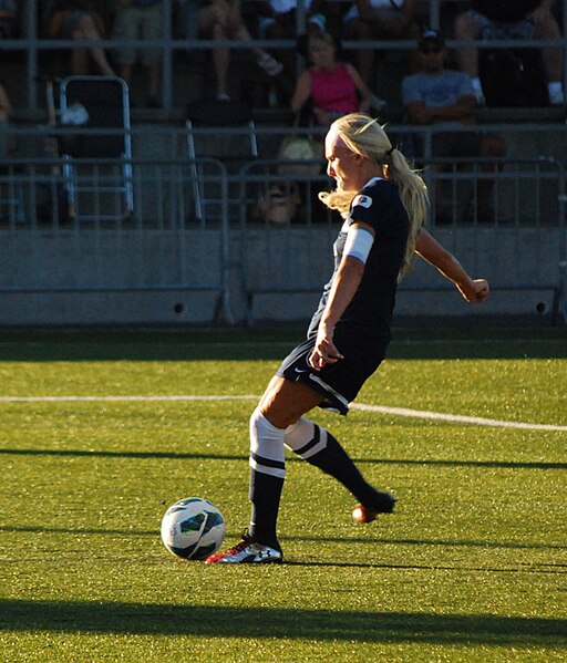 File:Kaylyn Kyle, Seattle Reign.jpg