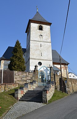 Pohled na kostel Nejsvětější Trojice od západu