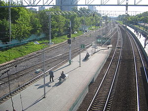 Vista del andén de la estación de la isla (No. 1)