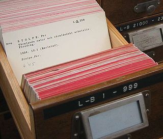 <span class="mw-page-title-main">Index card</span> Standard sized card for recording data