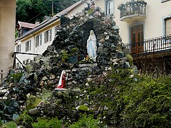 Grotte de Notre-Dame de Lourdes.