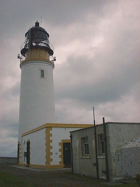 File:Lighthouse on Noup Head - geograph.org.uk - 3724537.jpg