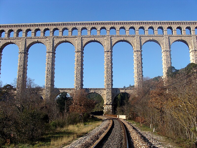 Fichier:Ligne-Rognac-Aix25.JPG