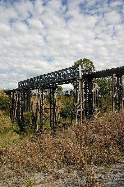 File:Lockyer Creek Railway Bridge (Clarendon) (2008) 02.jpg