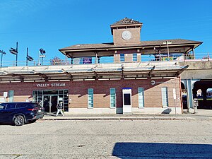 Long Island Rail Road (Valley Stream station).jpg