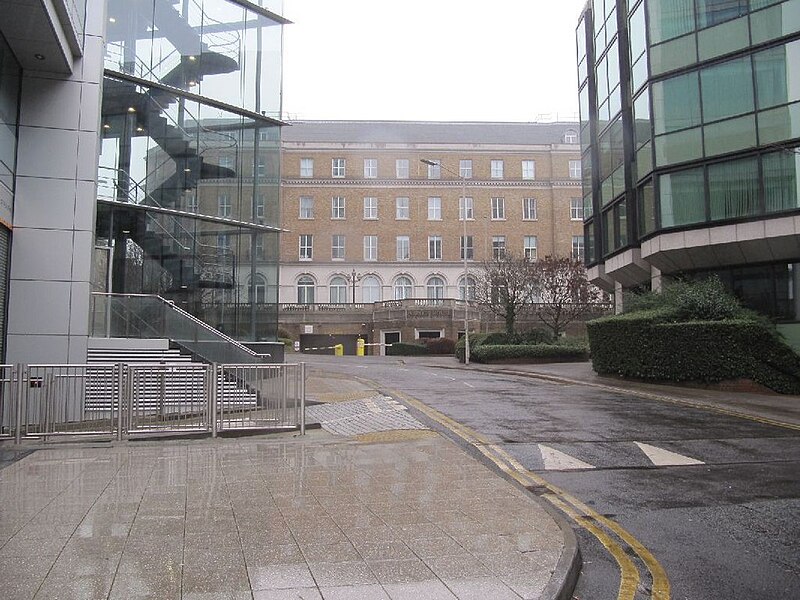 File:Looking towards Abbey Square - geograph.org.uk - 2221382.jpg