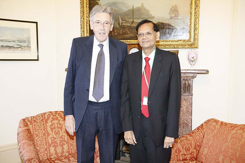 File:Lord Howell with G. L. Peiris.jpg