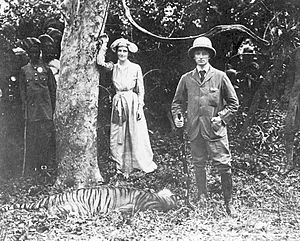 Lord and Lady Curzon on a hunt in 1903 (2).jpg