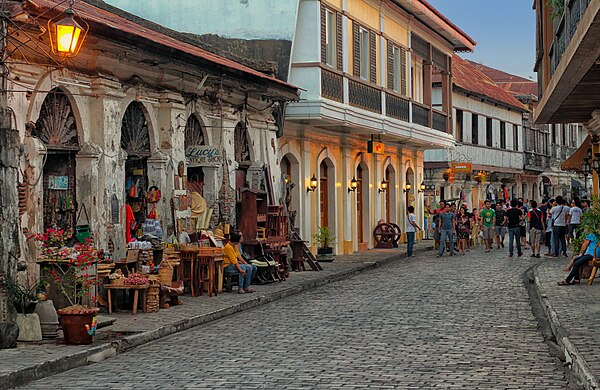 Image: Lucy’s Antique Shop at Calle Crisologo, Vigan