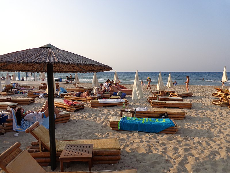 File:MOBY DICK - BEACH BAR - panoramio (7).jpg