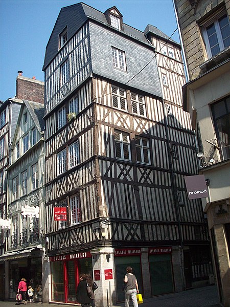 File:Maison 136, rue du Gros-Horloge.jpg