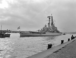 Marine Beneluxdagen in Amsterdamse Haven, aankomst Hr Ms Kruiser De Ruyter, Bestanddeelnr 914-3312.jpg