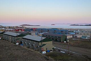 <span class="mw-page-title-main">Frobisher Bay</span> Inlet of the Davis Strait in the Qikiqtaaluk Region of Nunavut, Canada