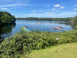 Mercers Lake Merstham.jpg