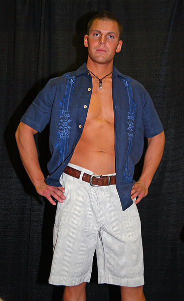 File:Model at the Spring Fling Fashion Show (IMG 4746a) (5647100165).jpg