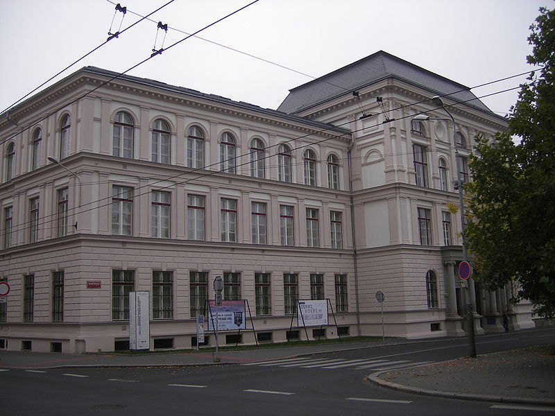 File:Museum Ústí nad Labem.jpg