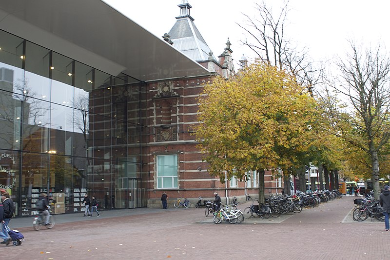 File:Museumkwartier , Amsterdam , Netherlands - panoramio (11).jpg