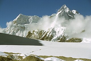 <span class="mw-page-title-main">Nangpa La</span> Mountain pass in China and Nepal