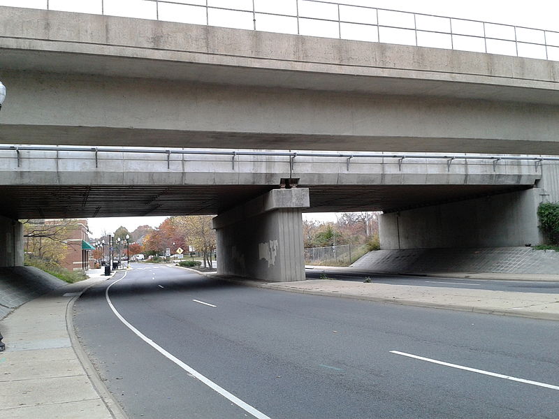 File:Neighborhood around Braddock Road WMATA station - 2.jpeg