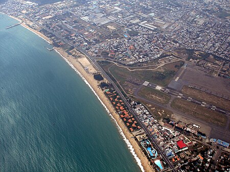 Tập tin:Nha Trang from under canopy 2.jpg