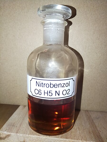 File:Nitrobenzene, already discolored due to storage.jpg