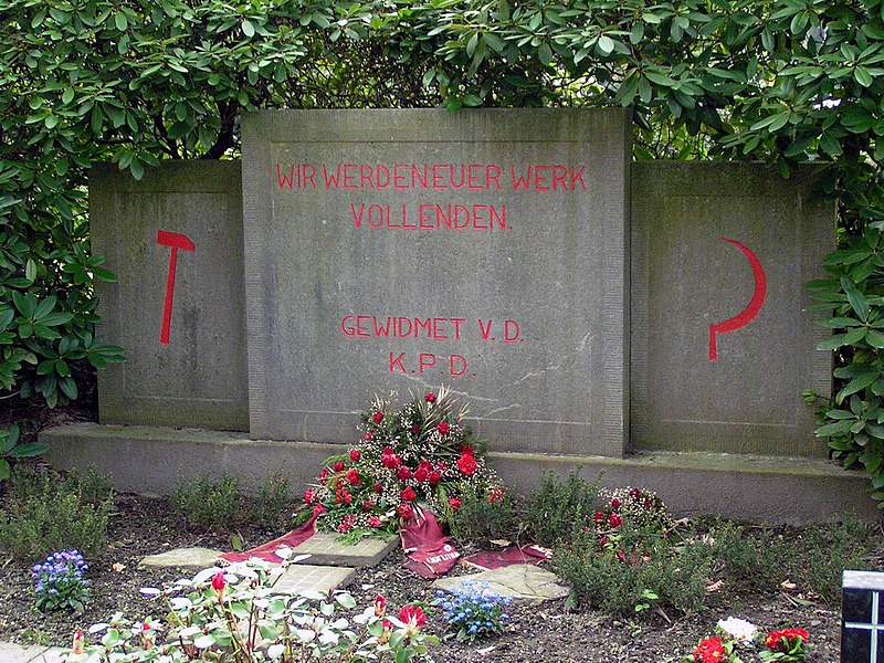 File:Nordfriedhof, Denkmal zur Erinnerung an die Märzunruhen 1920, Dortmund-Eving.jpg