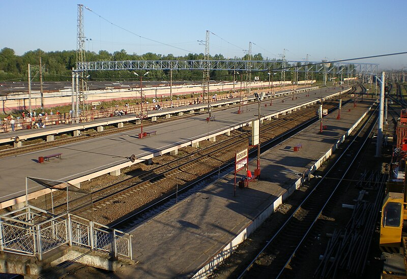 File:Obukhovo Rail Station.JPG