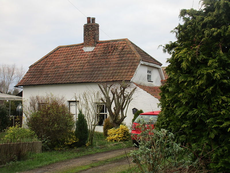 File:Orchard Cottage (geograph 4795865).jpg