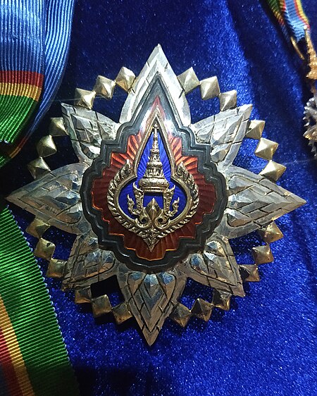 ไฟล์:Order_of_the_Crown_of_Thailand_-_1st_Class_(Knight_Grand_Cross)_-_star.jpg