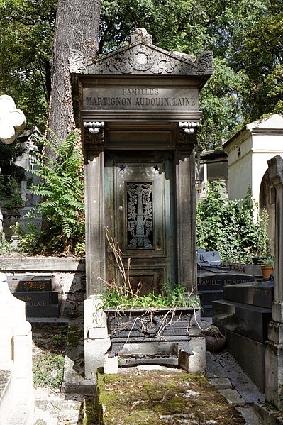 File:Père-Lachaise - Division 5 - Martignon 01.jpg