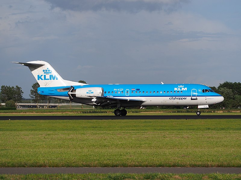 File:PH-KZP KLM Cityhopper Fokker F70, 11Aug2014, landing at Schiphol (AMS - EHAM), The Netherlands, pic2.JPG