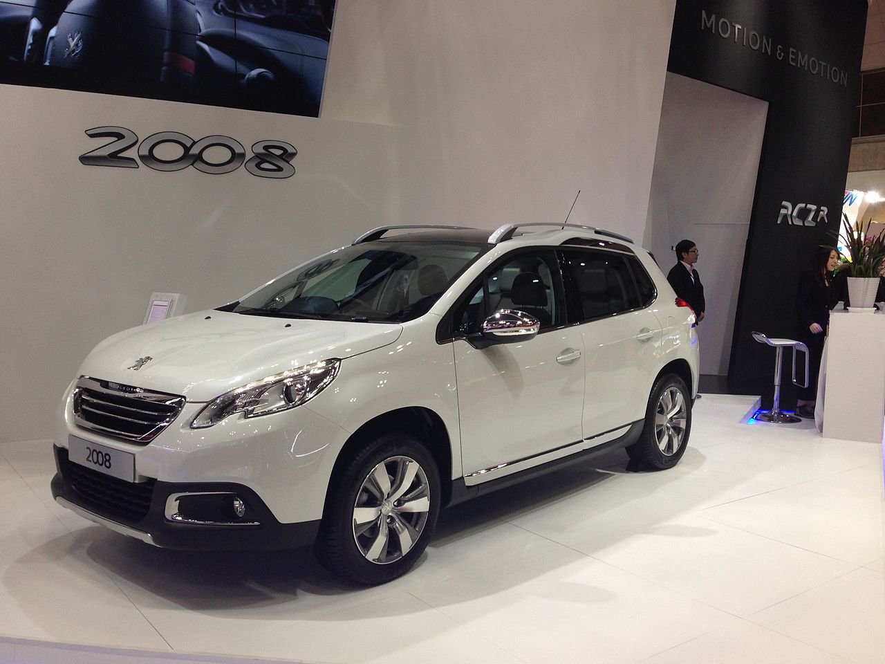 Image of Peugeot 2008 front - Tokyo Motor Show 2013