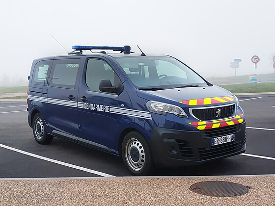 Peugeot Traveller used by the Gendarmerie in 2019
