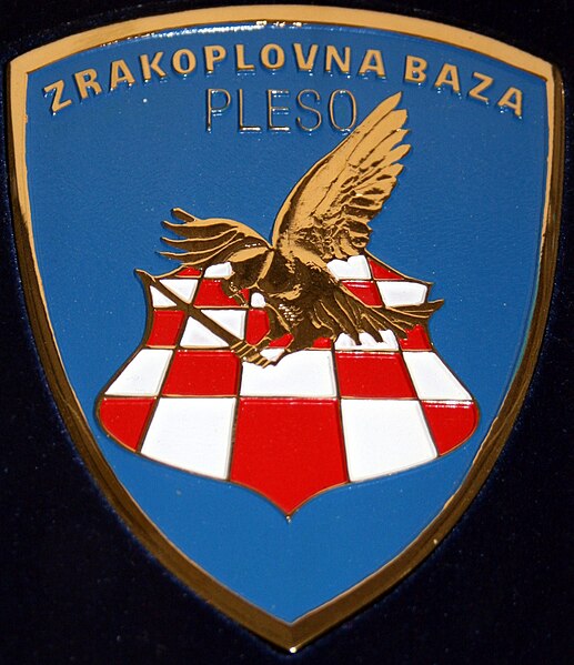 File:Plaketa Zrakoplovna baza Pleso 1209 1.jpg