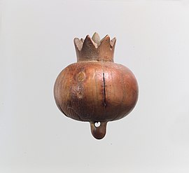Pomegranate carved in the round MET DP110584.jpg
