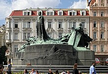 Prague hus statue.jpg