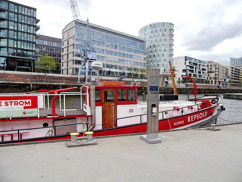 File:Repsold H 21985 im Sandtorhafen.jpg