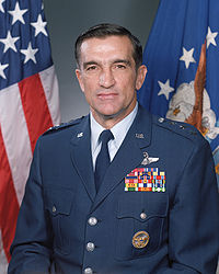 Photo of Gen Robert C. Oaks